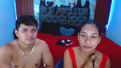 Snapshot of crisandmery chatting on December 18, 2025, 7:03 am CRISANDMERY online show from December 18, 2025, 7:03 am