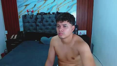 CRISANDMERY online show from March 4, 2026, 5:57 am