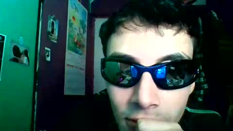 Crisanto online show from May 22, 2026, 1:13 am