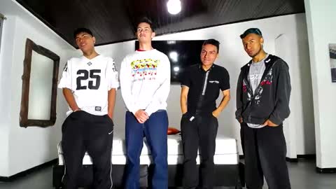 Snapshot of crismens chatting on October 4, 2025, 11:41 am crismens online show from October 4, 2025, 11:41 am