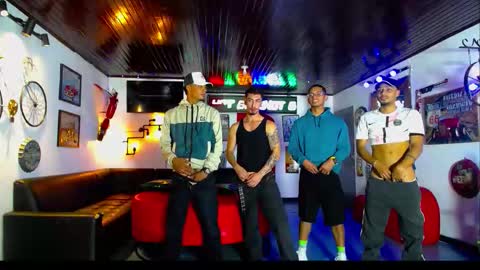 Snapshot of crismens chatting on December 1, 2025, 8:14 pm crismens online show from December 1, 2025, 8:14 pm