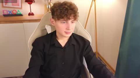 Chris online show from November 14, 2025, 7:01 pm