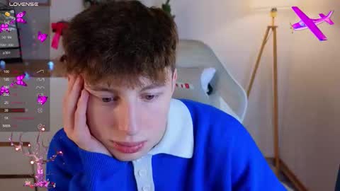 Snapshot of crisp1n chatting on December 20, 2025, 7:43 pm Chris online show from December 20, 2025, 7:43 pm