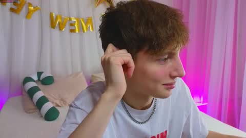 Snapshot of crisp1n chatting on January 7, 2026, 9:39 pm Chris online show from January 7, 2026, 9:39 pm