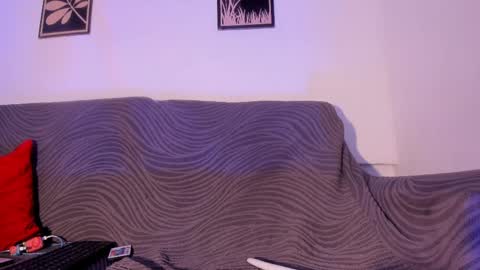 criss_zuri online show from April 1, 2026, 1:41 pm