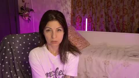 crissy_love online show from March 19, 2026, 5:22 am