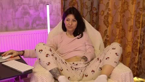 crissy_love online show from April 5, 2026, 6:10 am