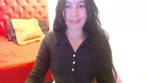 cristal1609 online show from February 5, 2026, 7:51 pm