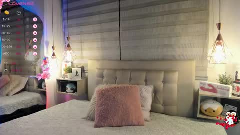 Cristal online show from November 9, 2025, 4:11 am