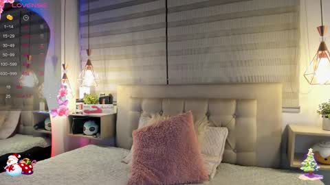 Snapshot of cristal__hot_1 chatting on December 16, 2025, 4:39 am Cristal online show from December 16, 2025, 4:39 am