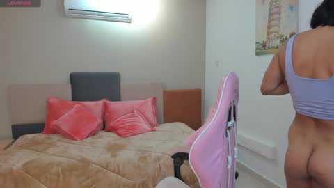 Snapshot of cristal_crossfit chatting on January 27, 2025, 9:13 am Cristal online show from January 27, 2025, 9:13 am