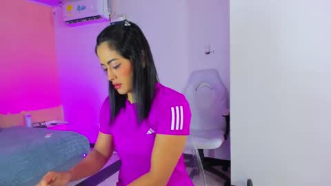 Snapshot of cristal_crossfit chatting on September 25, 2025, 10:41 am Cristal online show from September 25, 2025, 10:41 am