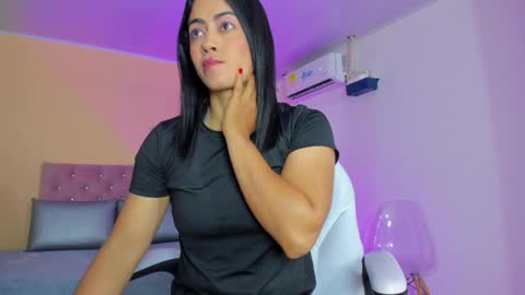 Snapshot of cristal_crossfit chatting on September 29, 2025, 10:20 am Cristal online show from September 29, 2025, 10:20 am