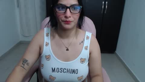 Snapshot of cristal_hot07 chatting on January 24, 2025, 3:43 am Cristal online show from January 24, 2025, 3:43 am