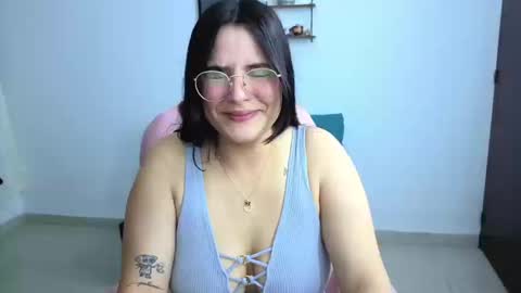 Snapshot of cristal_hot07 chatting on October 17, 2025, 11:18 pm Cristal online show from October 17, 2025, 11:18 pm
