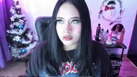 Snapshot of cristal_kosh chatting on December 7, 2024, 1:18 pm Cris online show from December 7, 2024, 1:18 pm