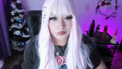 Snapshot of cristal_kosh chatting on December 27, 2024, 7:35 pm Cris online show from December 27, 2024, 7:35 pm