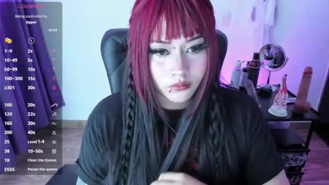 Snapshot of cristal_kosh chatting on January 8, 2025, 8:29 pm Cris online show from January 8, 2025, 8:29 pm