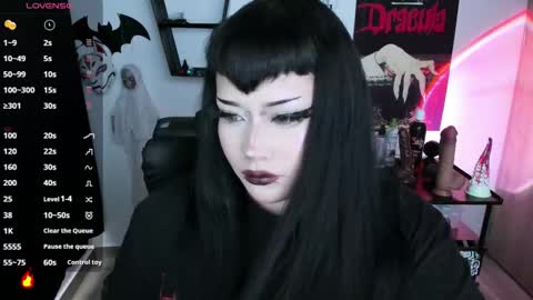 Snapshot of cristal_kosh chatting on October 2, 2025, 12:56 pm Cris online show from October 2, 2025, 12:56 pm