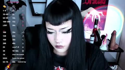 Snapshot of cristal_kosh chatting on October 29, 2025, 9:49 pm Cris online show from October 29, 2025, 9:49 pm