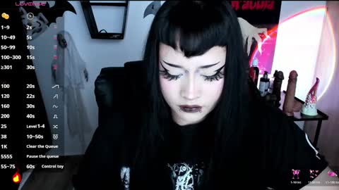 Snapshot of cristal_kosh chatting on November 4, 2025, 10:20 pm Cris online show from November 4, 2025, 10:20 pm