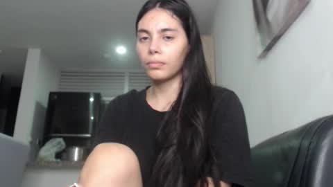 cristal beautiful online show from March 22, 2026, 10:18 am