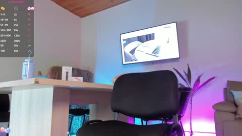 Snapshot of cristal_princess_ chatting on December 14, 2024, 6:35 am Cristal online show from December 14, 2024, 6:35 am