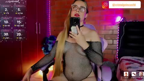 Snapshot of cristal_princess_ chatting on June 5, 2026, 9:09 pm Cristal online show from June 5, 2026, 9:09 pm