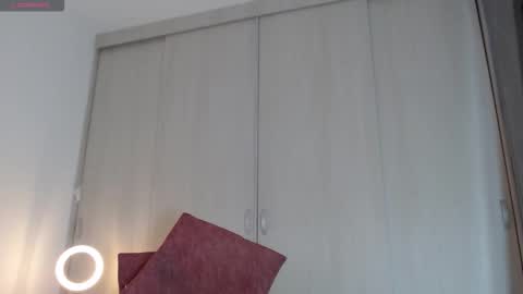 Cristal  online show from December 3, 2025, 7:23 pm