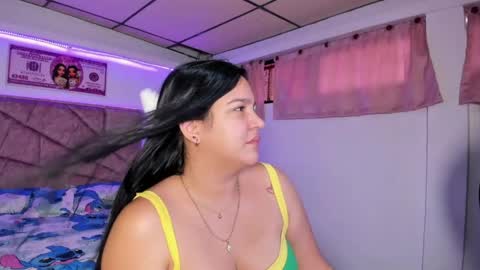 cristal_smith20 online show from April 13, 2026, 11:59 am
