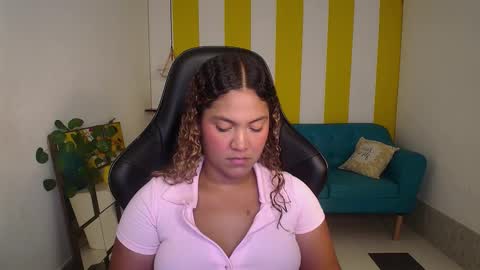 Snapshot of cristal_war chatting on October 19, 2025, 11:05 pm Cristal online show from October 19, 2025, 11:05 pm