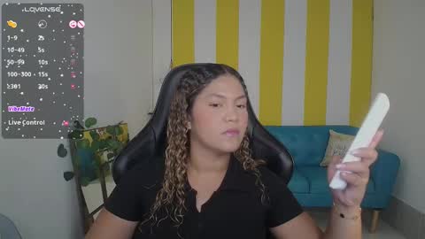 Snapshot of cristal_war chatting on October 22, 2025, 11:04 pm Cristal online show from October 22, 2025, 11:04 pm