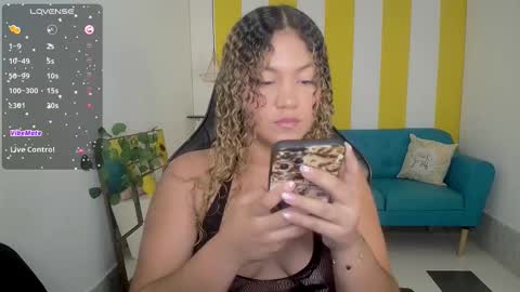 Snapshot of cristal_war chatting on October 23, 2025, 11:03 pm Cristal online show from October 23, 2025, 11:03 pm