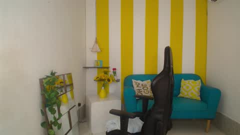 Snapshot of cristal_war chatting on October 31, 2025, 1:28 am Cristal online show from October 31, 2025, 1:28 am