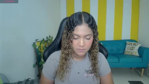 Snapshot of cristal_war chatting on November 3, 2025, 11:04 pm Cristal online show from November 3, 2025, 11:04 pm