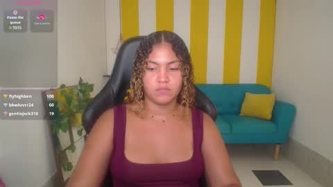 Snapshot of cristal_war chatting on November 17, 2025, 11:10 pm Cristal online show from November 17, 2025, 11:10 pm