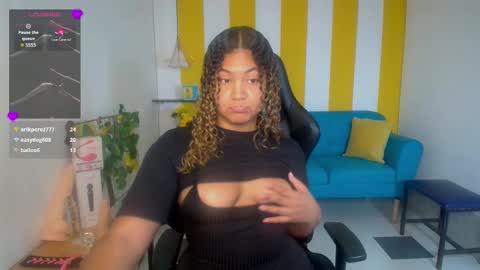 Snapshot of cristal_war chatting on November 28, 2025, 10:01 pm Cristal online show from November 28, 2025, 10:01 pm