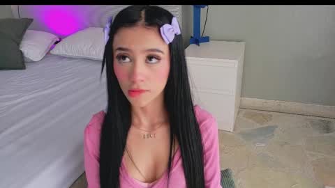 Nicole  Connection time 220pm-910pmCol online show from October 27, 2025, 7:40 pm