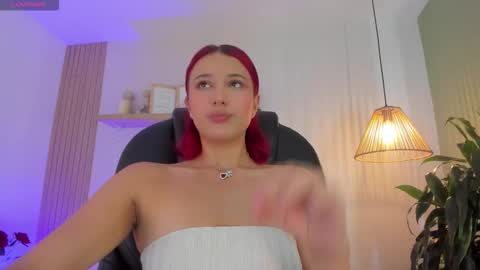 Snapshot of cristalfoxy_ chatting on January 13, 2026, 7:41 pm cristalfoxy_ online show from January 13, 2026, 7:41 pm