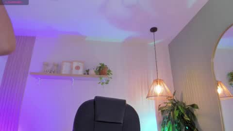 Snapshot of cristalfoxy_ chatting on February 10, 2026, 8:13 pm cristalfoxy_ online show from February 10, 2026, 8:13 pm