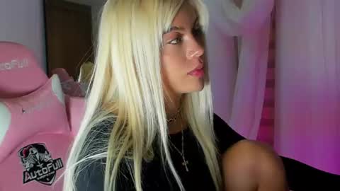 Snapshot of cristalhill chatting on July 14, 2026, 4:06 am Laura online show from July 14, 2026, 4:06 am
