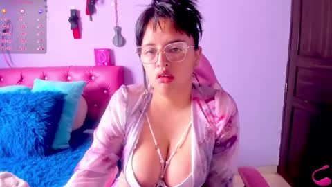 Snapshot of cristaln07 chatting on November 23, 2025, 12:05 pm Natis online show from November 23, 2025, 12:05 pm