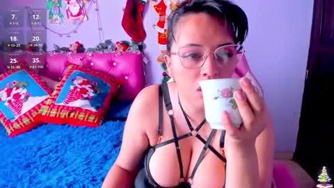 Snapshot of cristaln07 chatting on December 14, 2025, 12:21 pm Natis online show from December 14, 2025, 12:21 pm