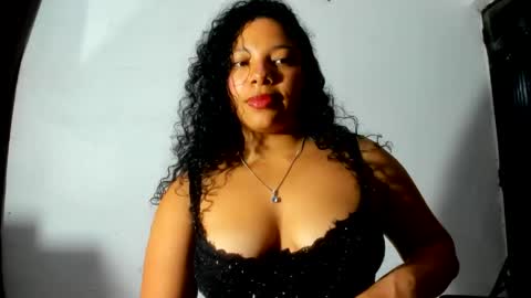 cristal online show from May 13, 2026, 9:22 pm