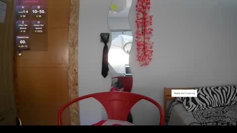   online show from October 5, 2025, 12:47 pm