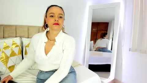 Snapshot of cristalwalker__ chatting on November 12, 2025, 11:10 am cristal walker online show from November 12, 2025, 11:10 am