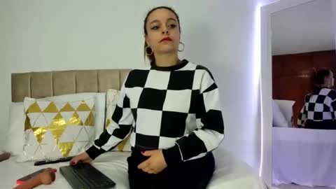 Snapshot of cristalwalker__ chatting on November 16, 2025, 10:32 am cristal walker online show from November 16, 2025, 10:32 am