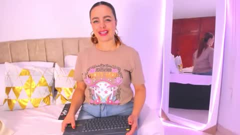 Snapshot of cristalwalker__ chatting on November 23, 2025, 10:37 am cristal walker online show from November 23, 2025, 10:37 am