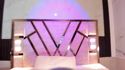 cristin  online show from January 18, 2026, 6:23 pm