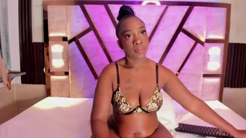 Snapshot of cristhinbrown chatting on April 21, 2026, 6:55 pm cristin online show from April 21, 2026, 6:55 pm